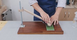 Универсальный точильный станок - затачиваем стамеску, рубанок, нож [ЛАЙФХАК]