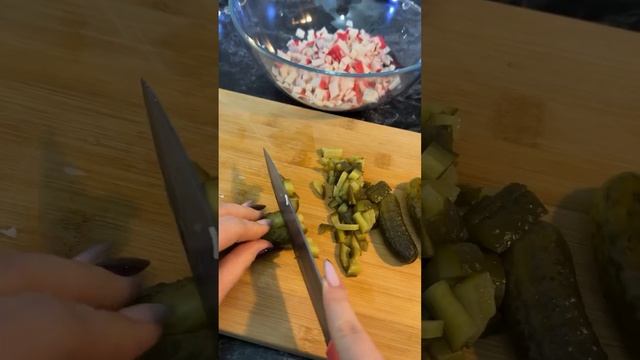 Салат крабовый с сухариками#крабовыйсалат #крабовыепалочки #крабовый смотреть онлайн