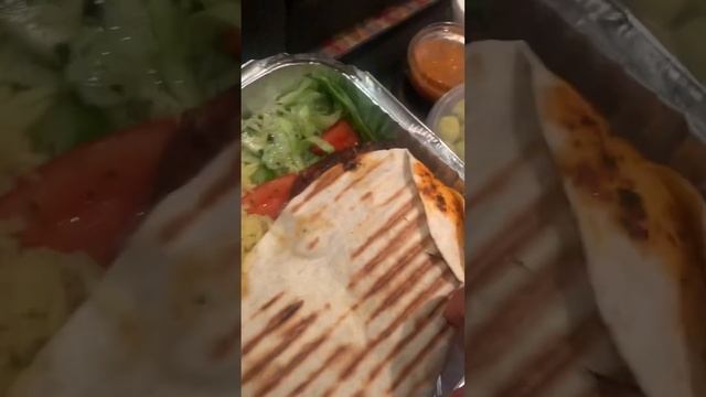 Grilled chicken, rice, arabic bread, olives, chilli sauce 23.11.22 смотреть онлайн