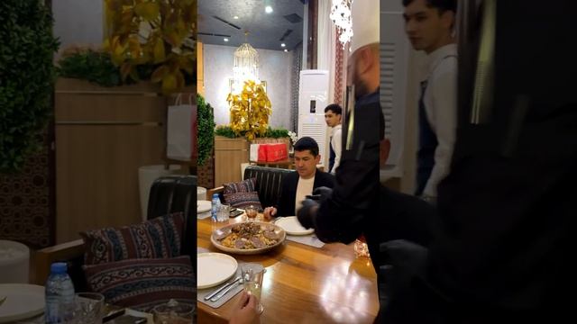 Плов В Казане Возле Госте смотреть онлайн