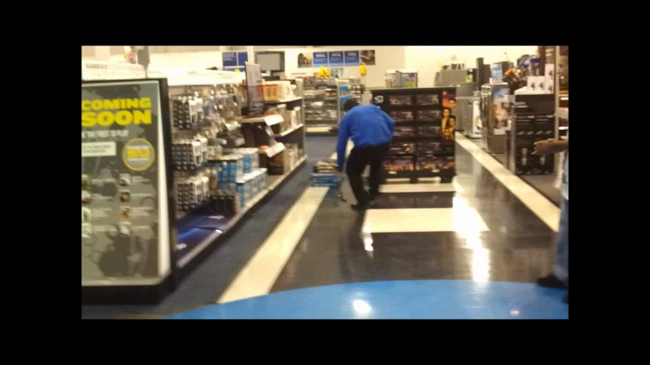 Batman Arkham City Game Realese Best Buy Store 533 Danvers MA смотреть онлайн