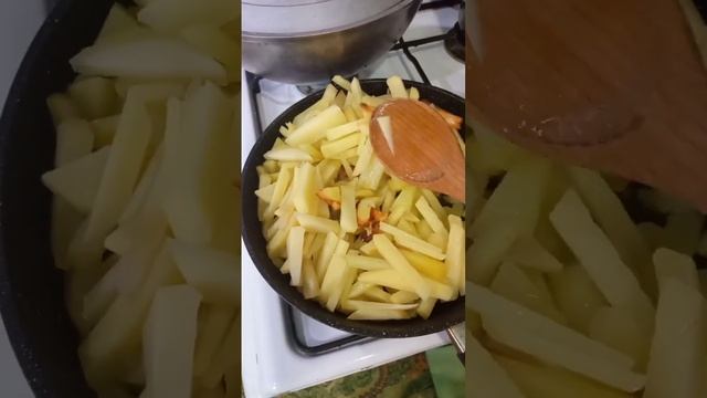 жареная картошка, с молоком,, как в детстве 😄😊 смотреть онлайн