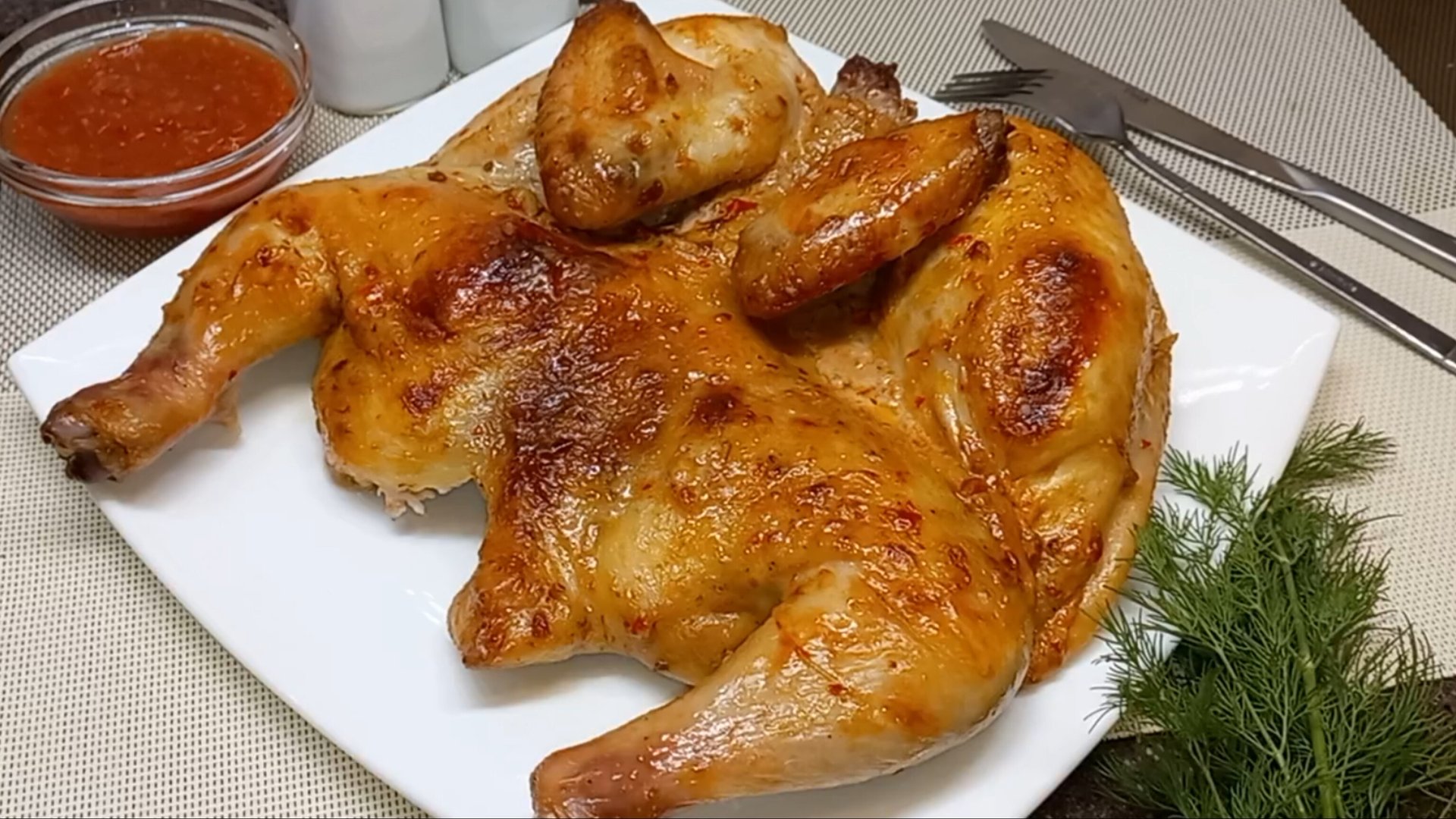 Сочная КУРИЦА с Хрустящей корочкой в ДУХОВКЕ всегда удачный рецепт! смотреть онлайн