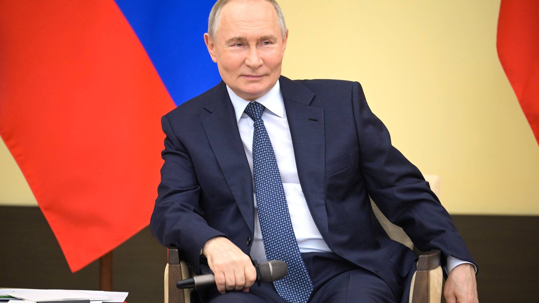 В Ново-Огарёве прошла встреча Владимира Путина с участниками IV Конгресса молодых учёных [ 2024 ] смотреть онлайн