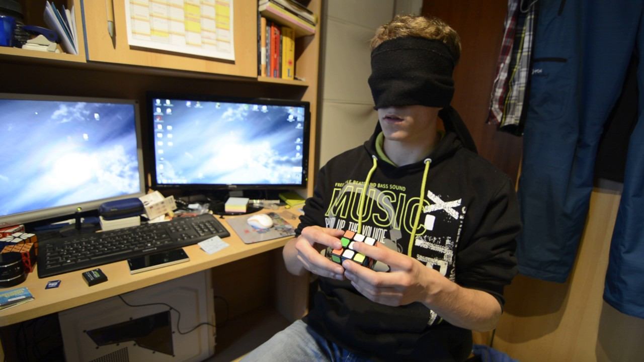 Blindfolded Rubiks Cube, solve in 4:20 смотреть онлайн