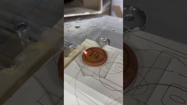 Гравировка по дереву- гардеробные номерки. Лазер-крым.ру