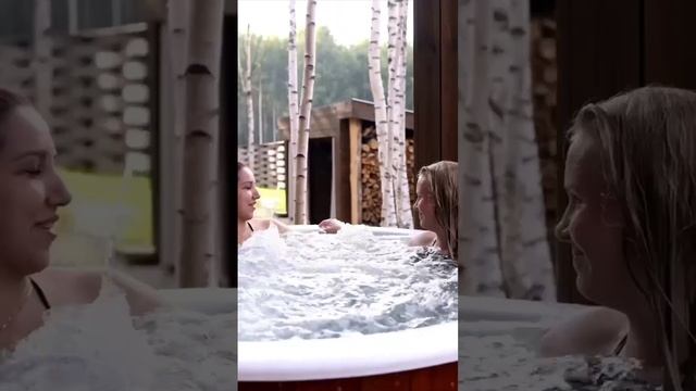 Прекрасные моменты в холодной купеле Polarspa после бани смотреть онлайн