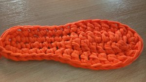 Очень простой вариант стельки или подошвы для тапочек крючком по кругу, за 2 ряда