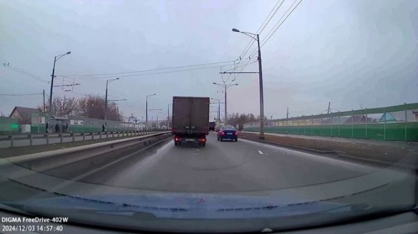 Видеорегистратор Digma FreeDrive 402W Запись в 4К👍