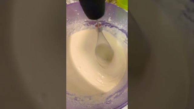 Замешиваю Смесь для Блинов😉 смотреть онлайн