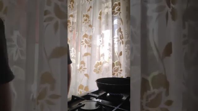 Приготовление омлета от Вадима. часть 2 смотреть онлайн