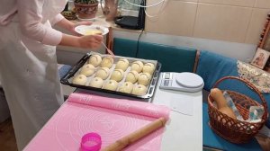 Утро пирожочницы. Леплю пирожки и общаюсь с Вами.