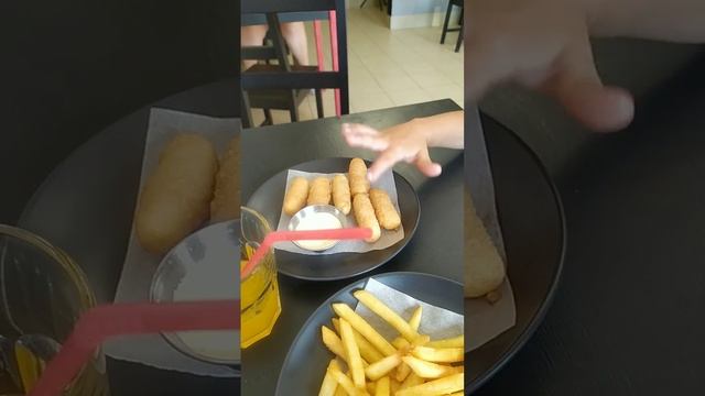 Сколько сырных палочек? смотреть онлайн
