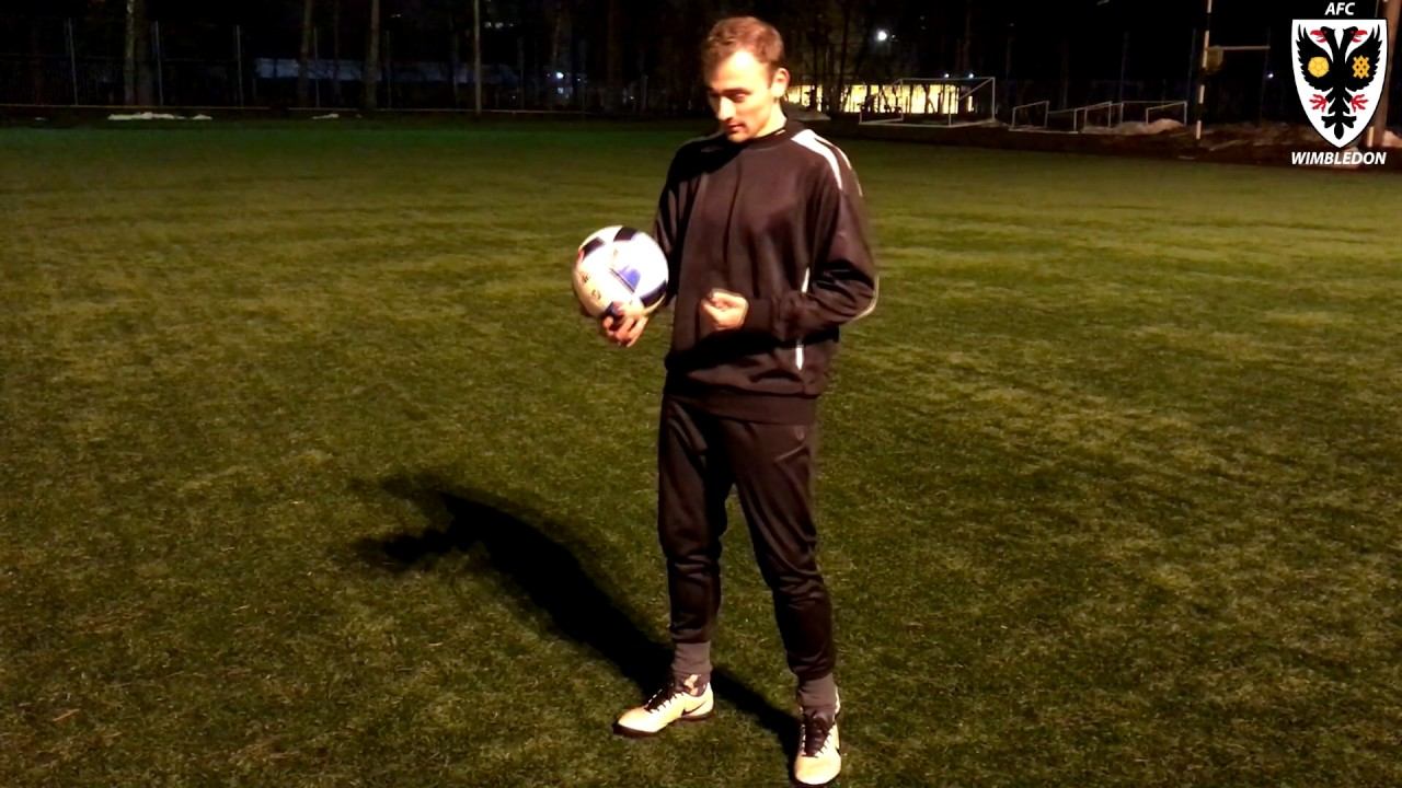 Как чеканить мяч. Урок 1 AFC_Wimbledon смотреть онлайн