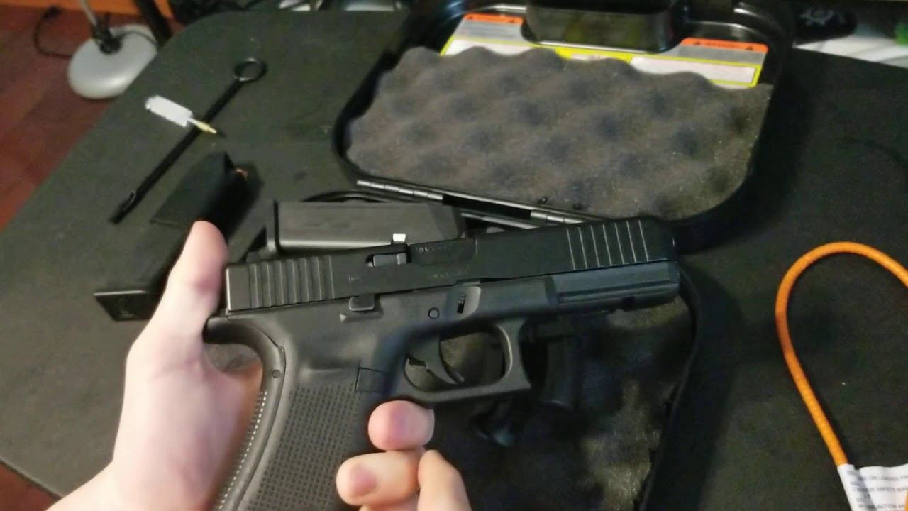 Glock 17 Gen 5 unboxing and disassemble смотреть онлайн