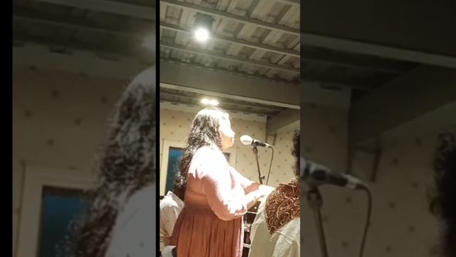 Amra nutan joubaner doot by Sutapa Chattopadhyay | top Tagore hits | New Town Coffee House concert смотреть онлайн