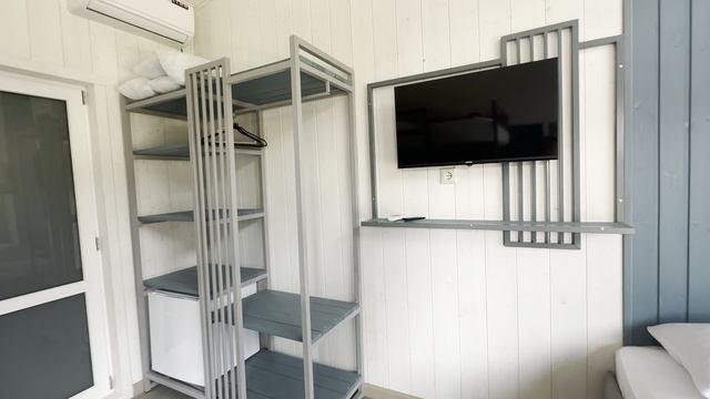 Manresa Resort Hotel смотреть онлайн