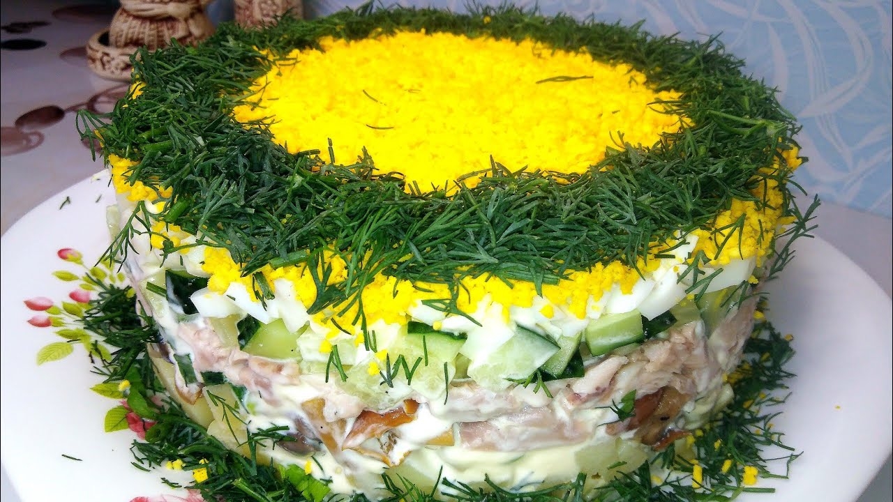 Салат с курицей и грибами «Пальчики оближешь» на Новый год 🎄🎄🎄 2025. смотреть онлайн