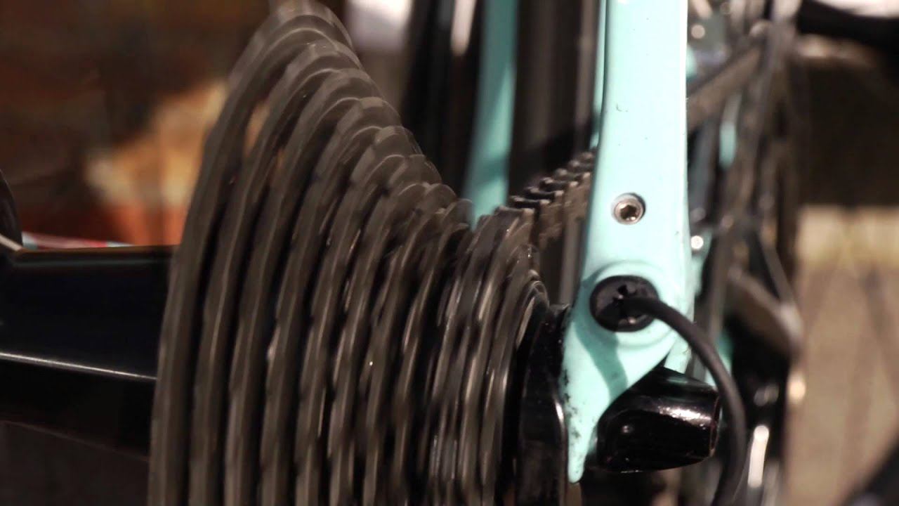 How To Adjust Shimano Di2 Electronic Gears On A Road Bike смотреть онлайн
