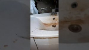 Чистка унитаза соляной кислотой 14%.