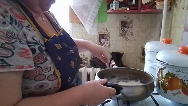 Суп гороховый и пюрешка с котлетками. Подлив как в СССР. смотреть онлайн