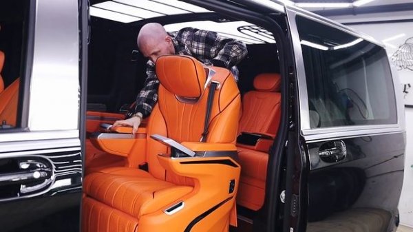 MB V-class Maybach с комфортным оранжевым салоном.