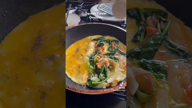 Squash Flower Omelette #flowers #squash #omelette смотреть онлайн
