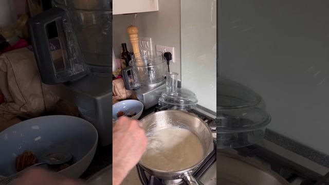 МУЖ АНГЛИЧАНИН ГОТОВИТ ОВСЯНКУ НА ЗАВТРАК #готовимдома #вкусно #готовимвкусно #рецепты смотреть онлайн