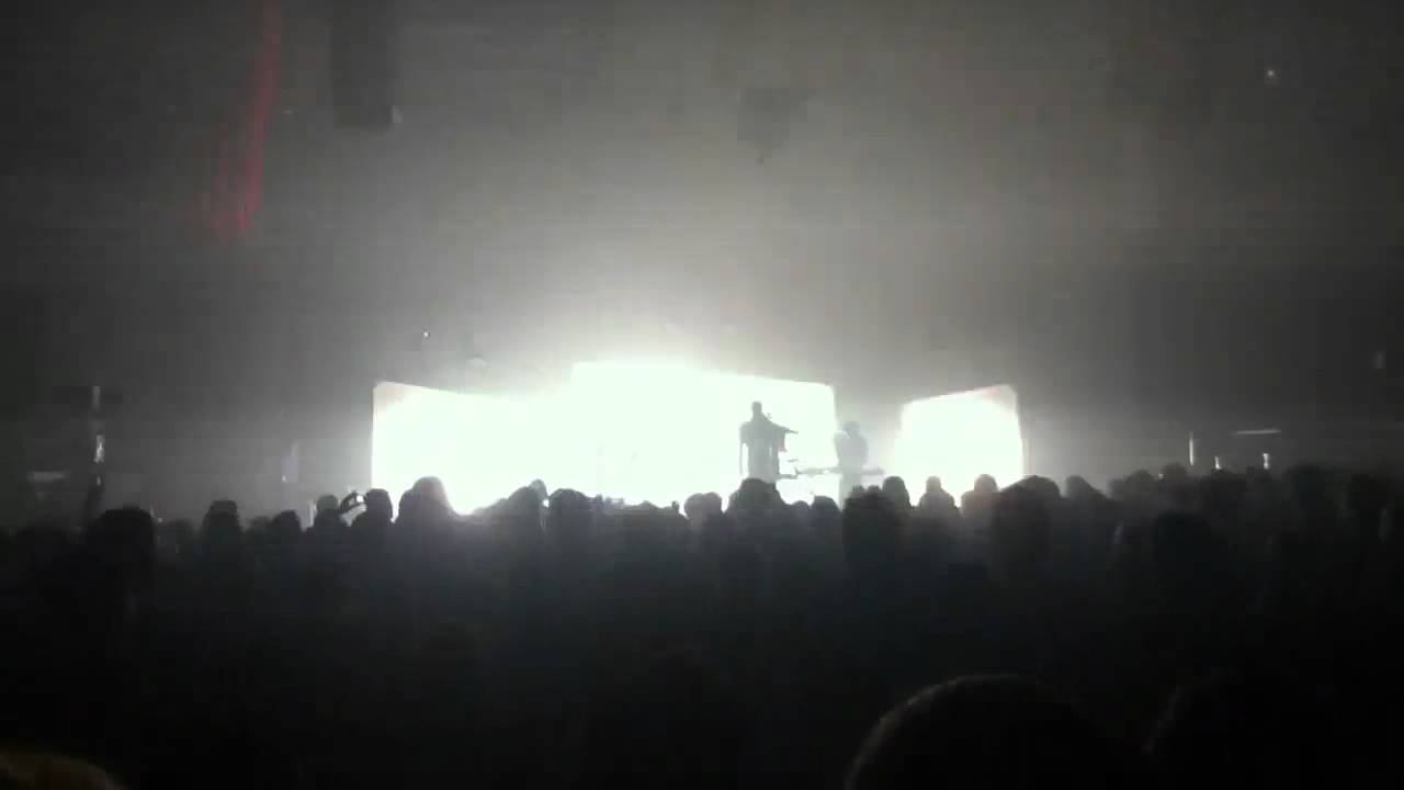 Stromae - silence смотреть онлайн