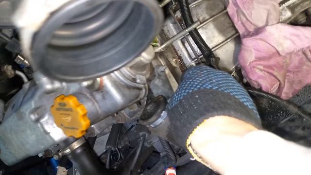 👉👀Замена термостата на автомобиле Лада Гранта - без откачки и слива антифриза! смотреть онлайн