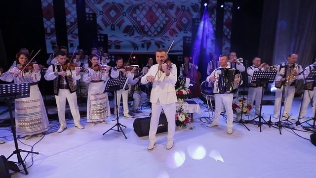 Orchestra Fraților Advahov - Suita Românească