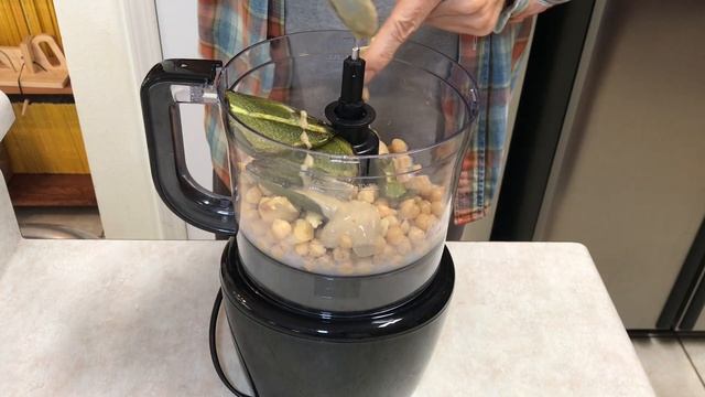 Creamy Oil Free Garlic Jalapeno Hummus смотреть онлайн