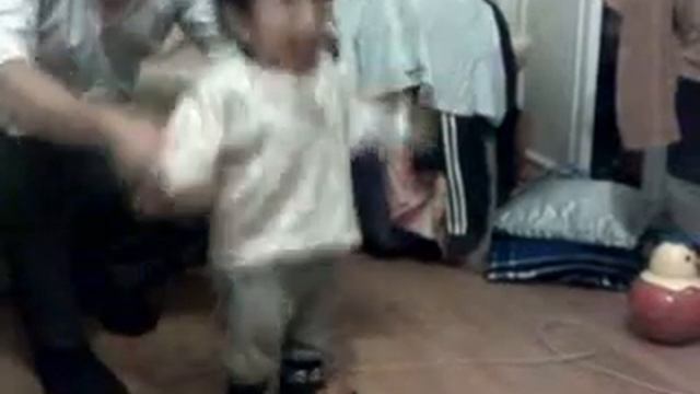 индийский ребенок танцует лезгинку смотреть онлайн