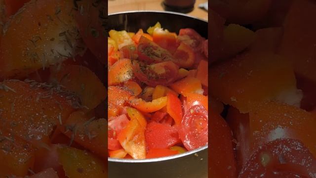 Томатный/овощной крем-суп🍲🍁🍂#готовимдома #рецепты #готовка #еда #кухня #asmrfood #кремсуп #ужин #ре смотреть онлайн