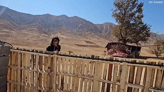 Creating a Stunning Wooden Rail Door in the Heart of the Nomadic Mountains смотреть онлайн
