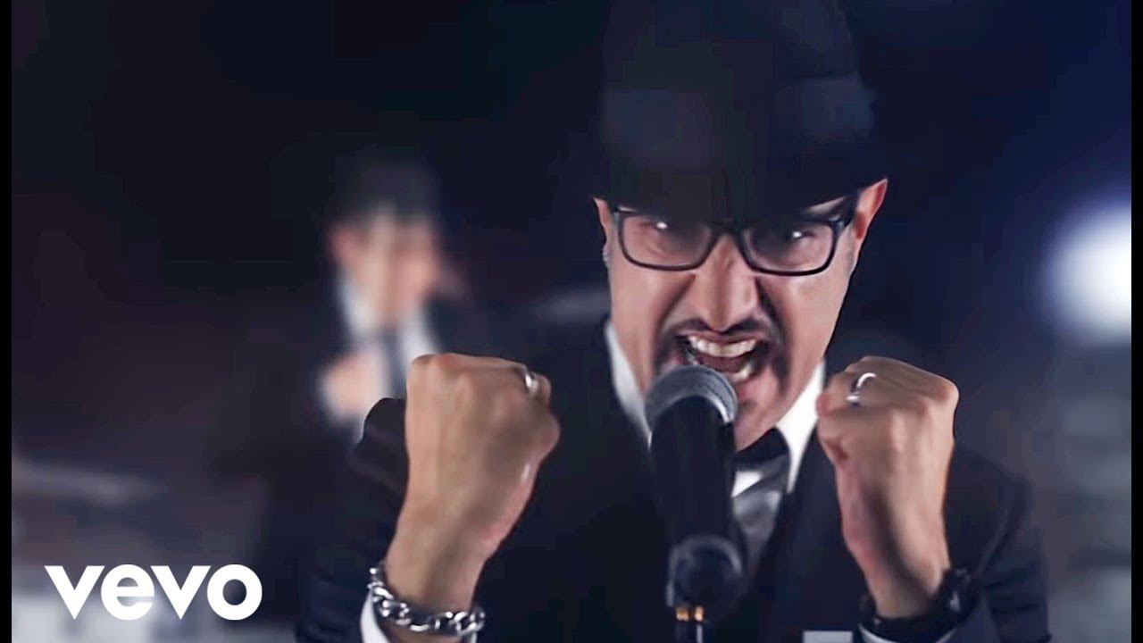 Eisbrecher - Zwischen uns (offizieller Videoclip) смотреть онлайн