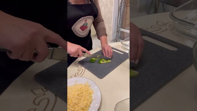 ОЧЕНЬ ВКУСНЫЙ УЖИН! ЗАПЕКАНКА из БРОККОЛИ! ЗАПЕЧЕННАЯ РЫБКА от НОННЫ!🐟😍 смотреть онлайн