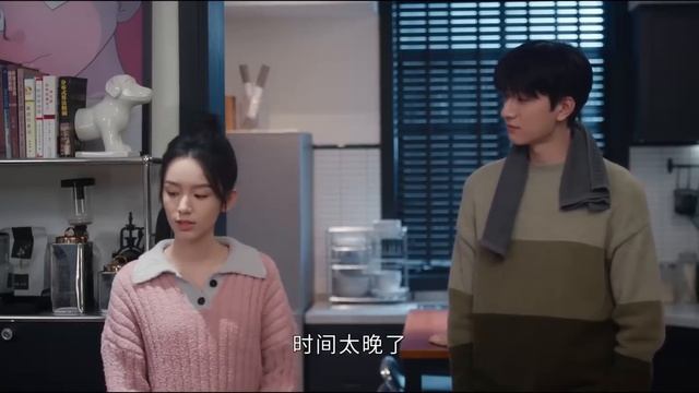 【Full Version】灰姑娘被跟踪，吓得跑去霸总家，总裁男友力爆棚紧紧抱住她❣️中国电视剧