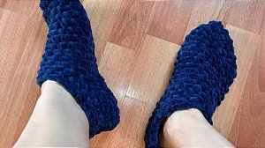 Вяжем плюшевые следки крючком