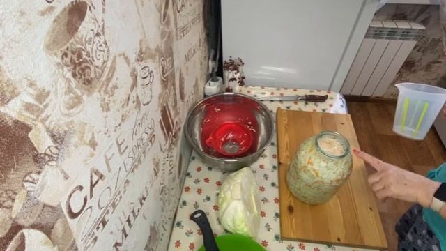 Квашу капусту🥬) Новый рецепт)Стоит до нового урожая👍💯🥬 смотреть онлайн