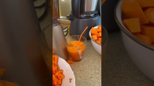 Дети очень любят морковный сок - поднимает ферритин, антипаразитарный 👍🏻 смотреть онлайн
