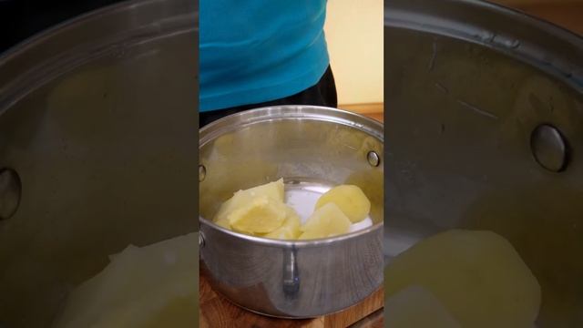 Прокачал обычную пюрешку!😍😍😍 #рецепт #пюре смотреть онлайн