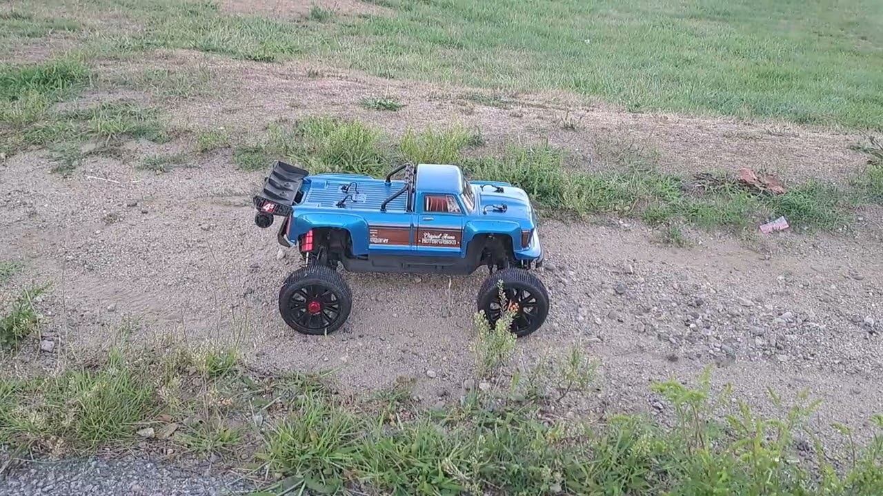 Arrma Outcast 4s BLX With Buggy Tires!!!! смотреть онлайн