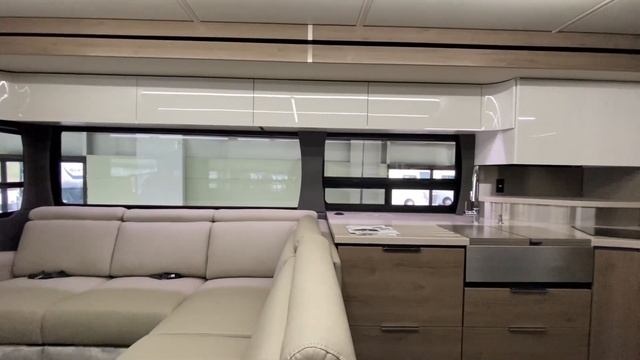2020 Winnebago Horizon 42Q смотреть онлайн