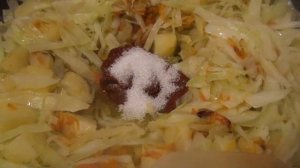 Тушеная капуста с картошкой и сосисками!, Самый Вкусный Рецепт!