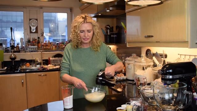 CULINARY HAVEN - CHOCOLATE MERINGUE CAKE