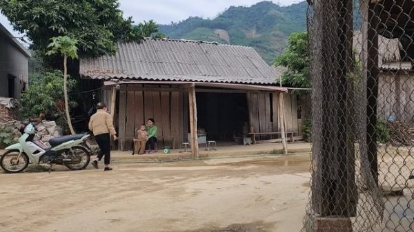 17 year old single mother picks fruit and cooks for her young son daily life-ly nha hien