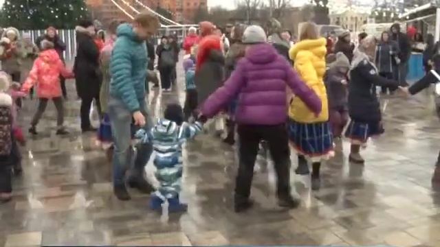 Рождеств Христово домодедовцы отметили на площади 30-летия Победы смотреть онлайн