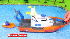 Играем в игрушки вместе ! Город игрушек ! Машинки и корабли !
