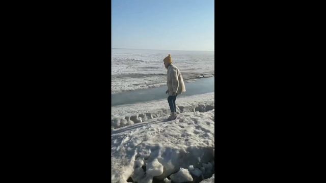 КАТЯ ПРОВАЛИЛАСЬ ПОД СНЕГ? смотреть онлайн